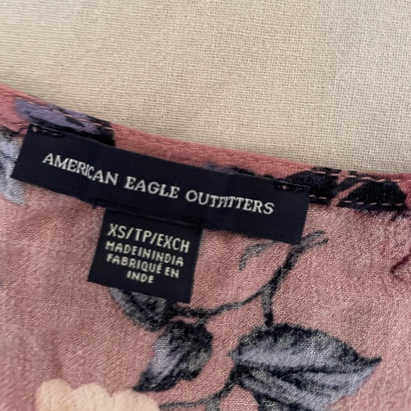 American eagle v neck floral blouse - Picture 2 of 3